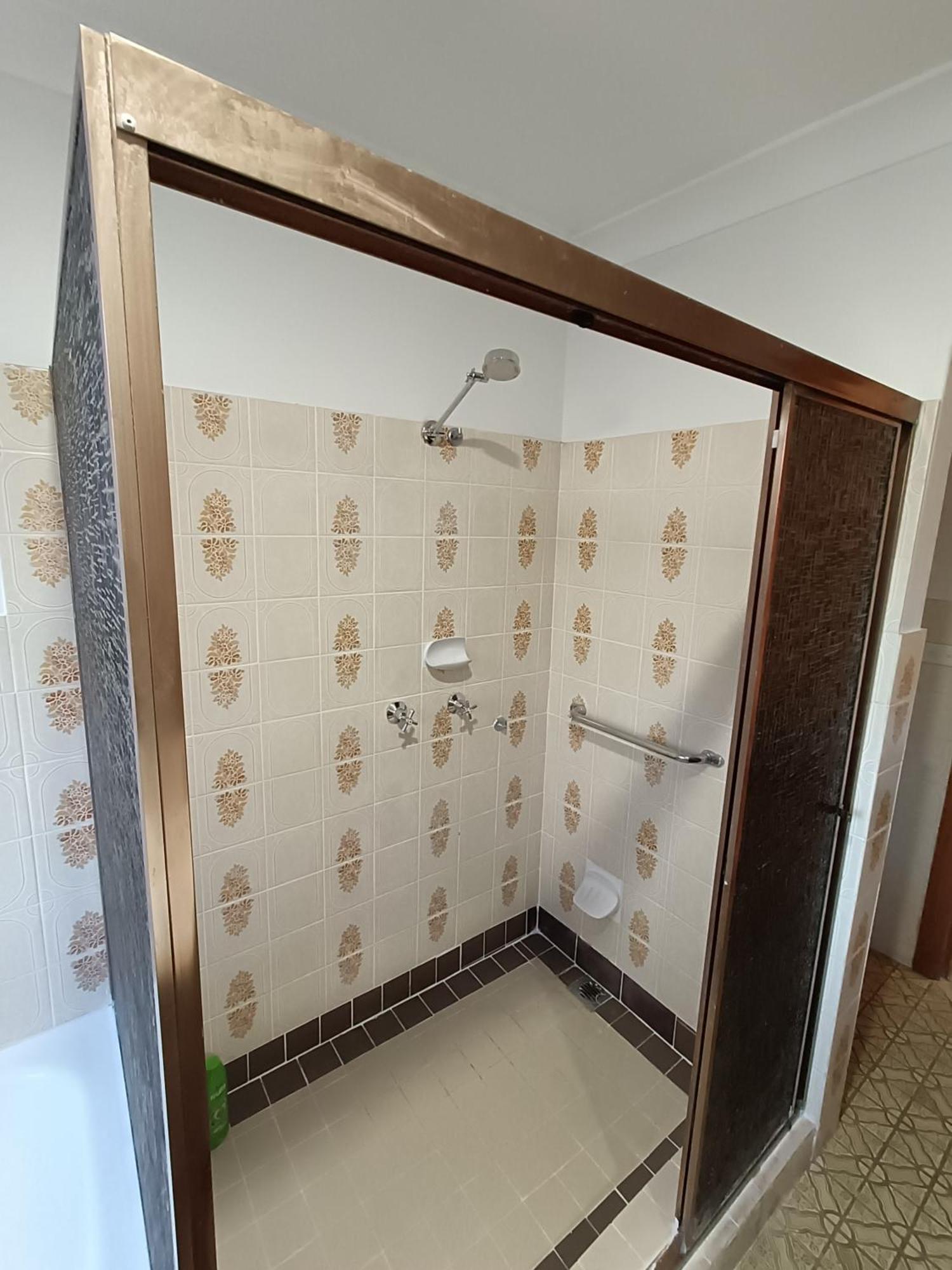 Homestay Cozy Queen In Spacious - M7 *