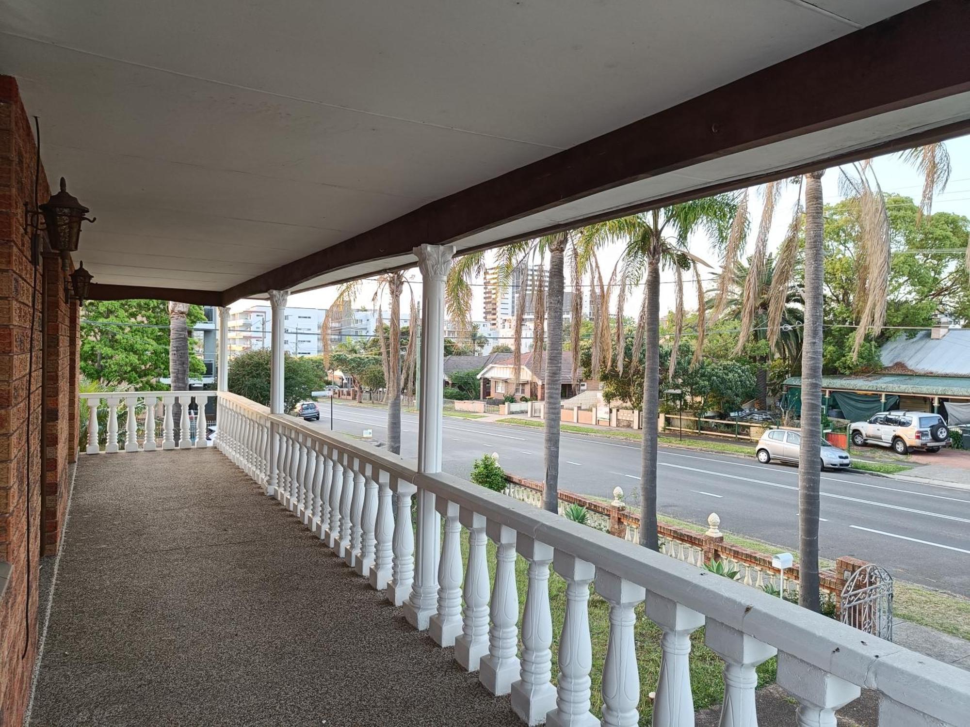 Cozy Queen In Spacious - M7 * Merrylands