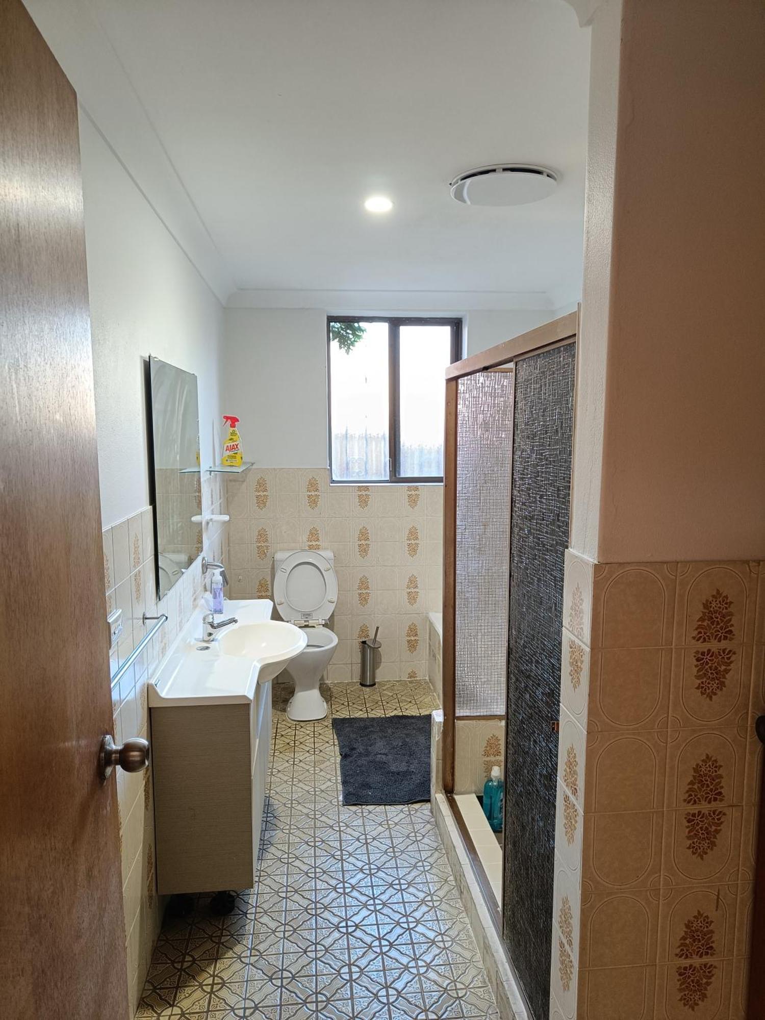 Cozy Queen In Spacious - M7 Homestay Merrylands
